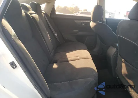 2015 Nissan Altima 2.5 z USA, uszkodzony, nr VIN 1N4AL3AP5FN320229